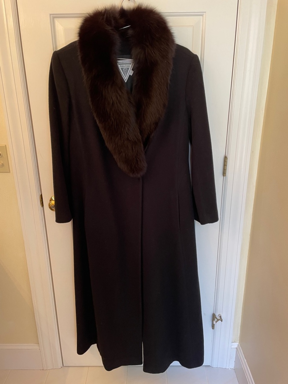 Original Marvin Richards full length black lambswool classic coat w/fox collar